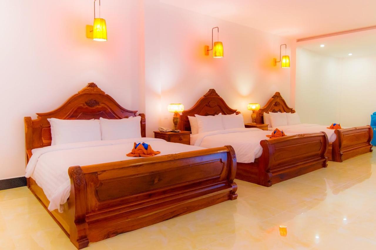 Hus Studio på 8 m² i Sala Kamreuk med 19 badrum  Siem Reap Exteriör bild